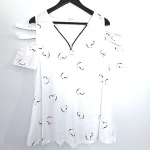 NWOT Casual White Hearts Print Women's 3XL V-Neck 1/2 Zipper Cold Shoulder Tunic